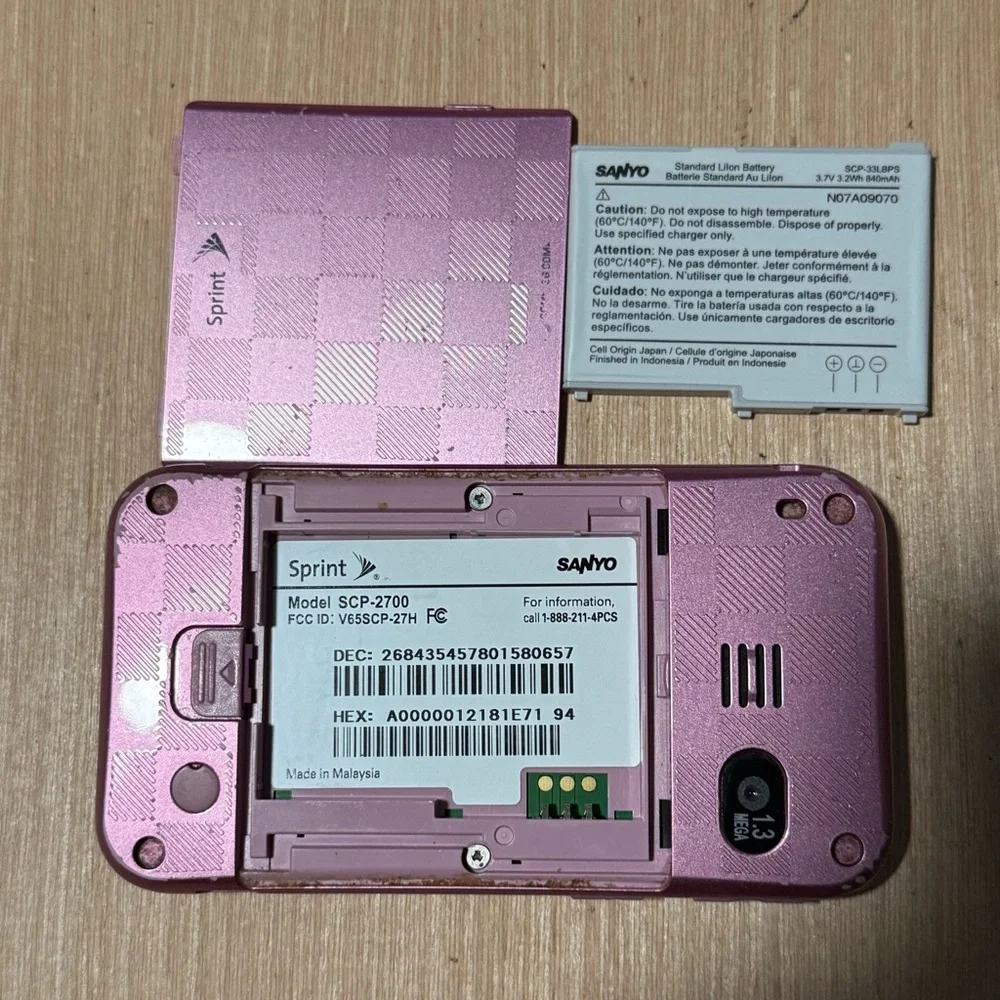 Sprint Mobile Sanyo Model:SCP-2700 Pink Cell Phone Turns On No Charg Read Info!